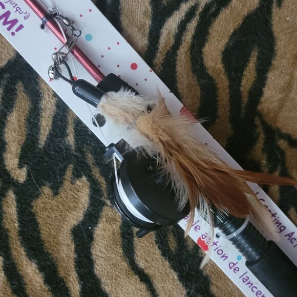 Spot Cat Fishing Rod And Reel Teaser Toy New ! - Picture 2 of 3
